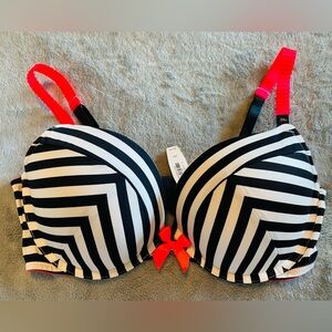 Victoria Secret’s Very Sexy Push-Up Bra 38C
